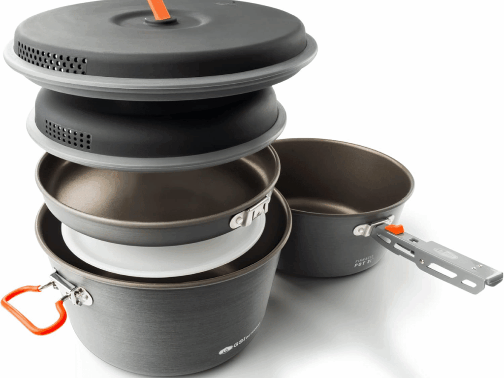 Coated aluminum nesting cookware set